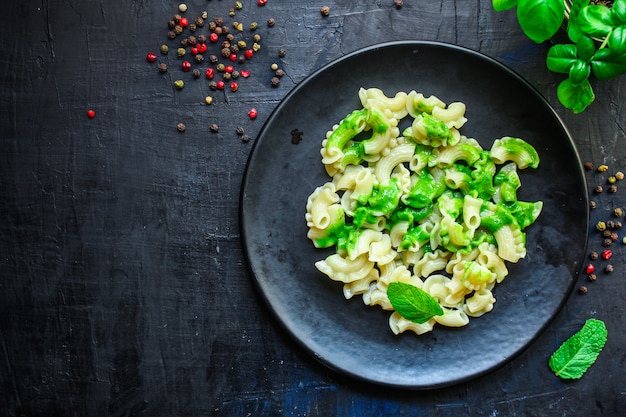 pâtes creste di galli sauce verte pesto menthe