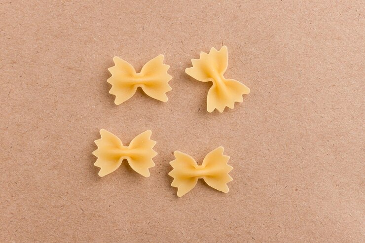 Photo pâtes crues farfalle pâtes italiennes cuisine italienne