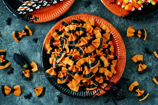 Pâtes crues pour la fête d'Halloween