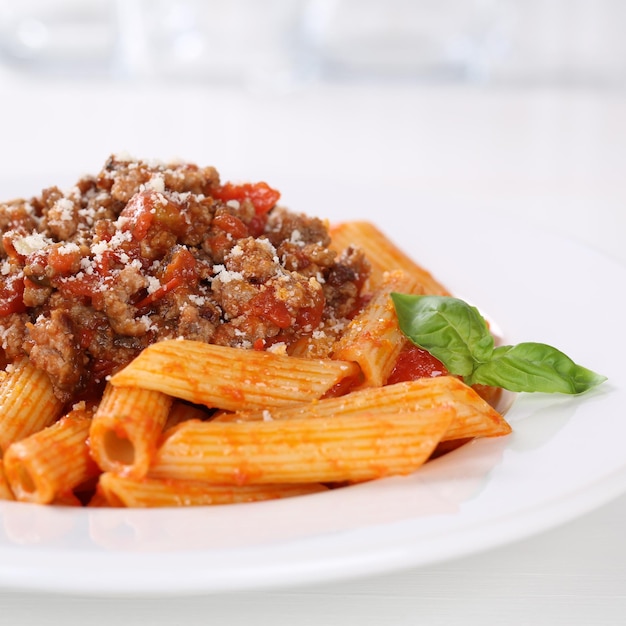 Pâtes de cuisine italienne Repas de nouilles à la sauce bolognaise ou bolognaise