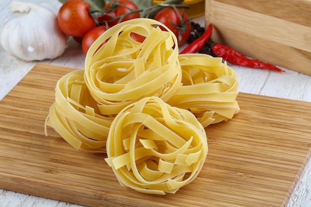 Pâtes fettuccine crues