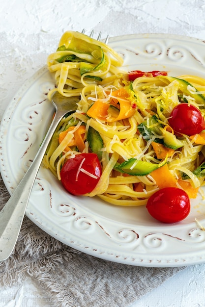 Pâtes italiennes aux légumes et parmesan