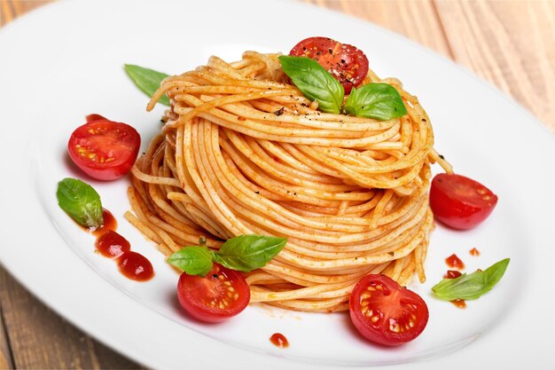 pâtes italiennes avec sauce tomate