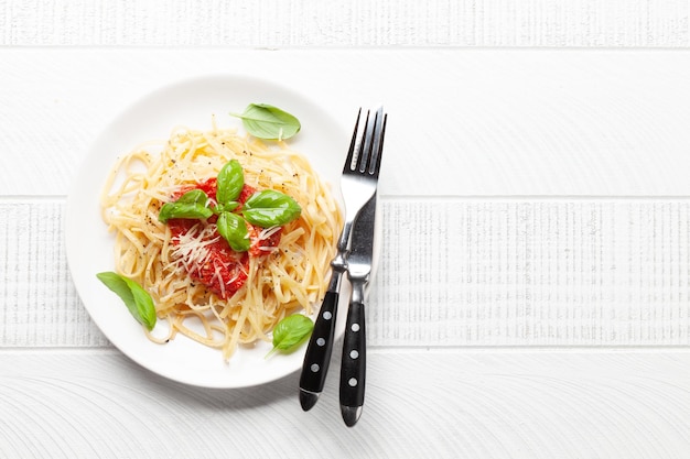 Pâtes italiennes à la sauce tomate