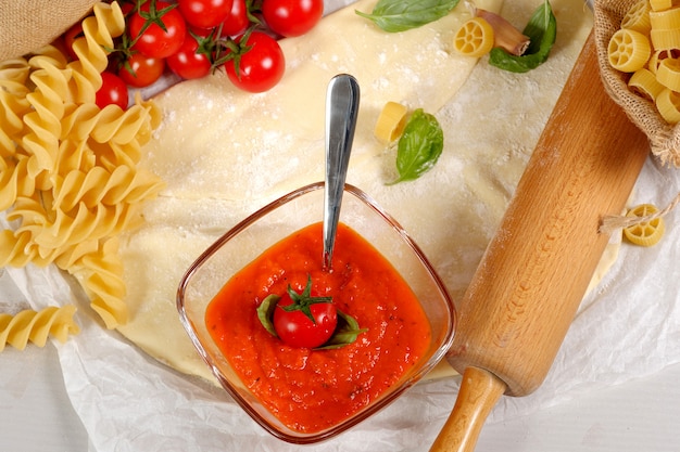 Pâtes à la sauce tomate et tomates cerises