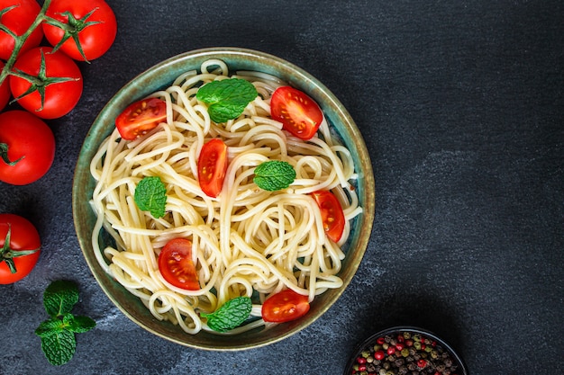 pâtes spaghetti aux tomates