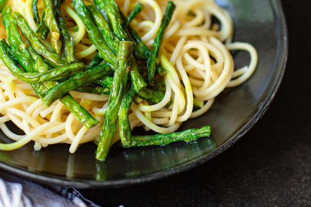 pâtes spaghetti sauce aux asperges aux haricots verts