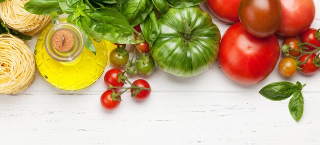 Pâtes tomates et fines herbes