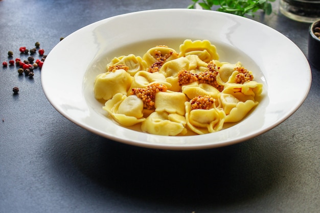 pâtes tortellini farcies de raviolis