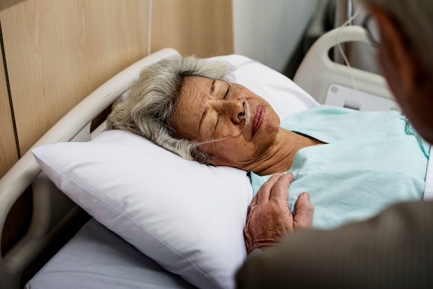 Un patient âgé à l&#39;hôpital