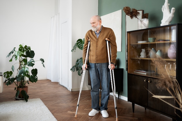 Photo patient âgé souffrant de parkinson