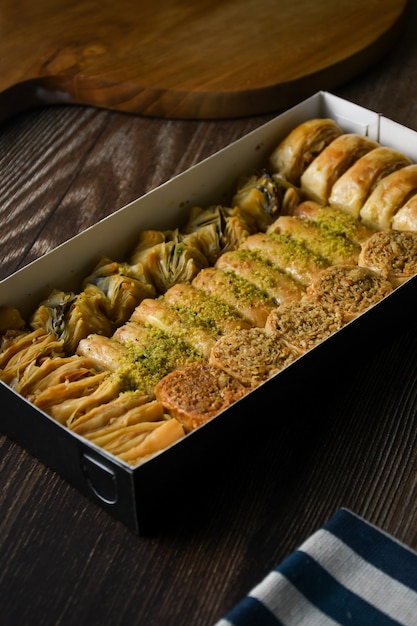 Pâtisserie turque Baklava avec boîte