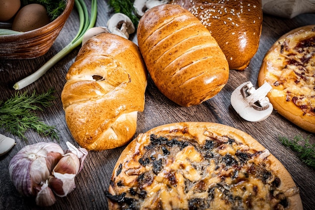 Pâtisseries fraîches brioches panier en osier style rustique boulangerie blé