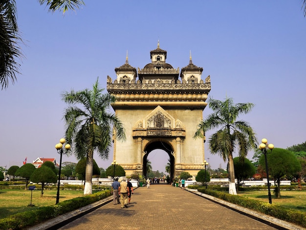 Patuxai dans la ville de Vientiane au Laos