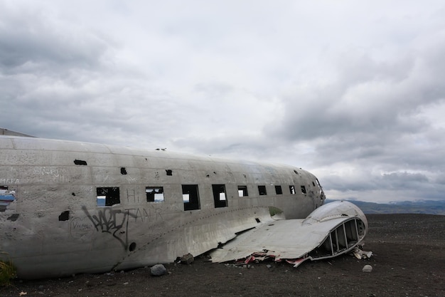 Épave d'avion de Solheimasandur vue monument du sud de l'Islande