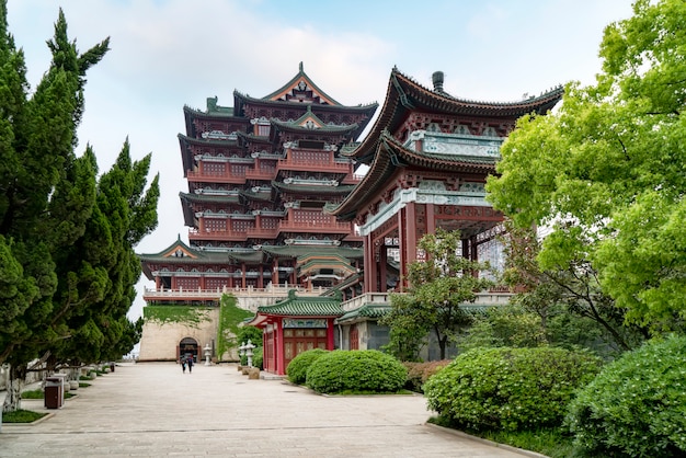 Photo pavillon tengwang, nanchang, architecture traditionnelle chinoise ancienne, en bois.