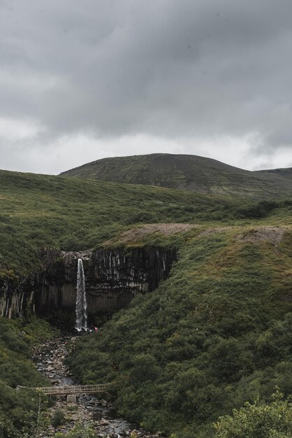 Paysage accidenté du canyon de Fjadrargljufur en Islande.