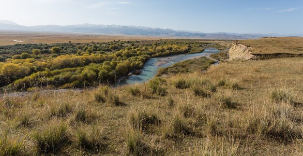 Paysage d'automne avec rivière, Kazakhstan