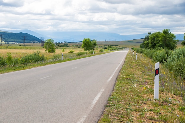 Paysage d'autoroute et de route et vue en Géorgie, photo de voyage