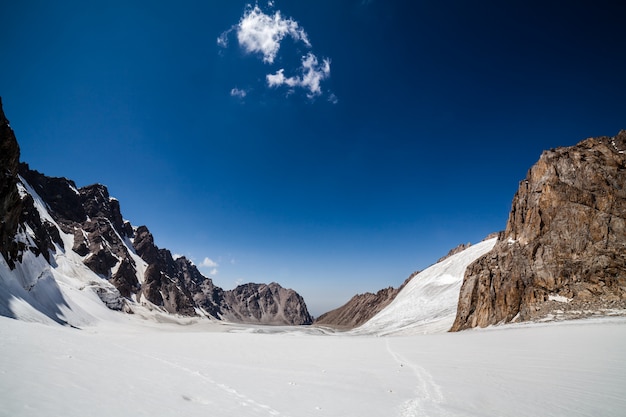 Paysage de belles montagnes