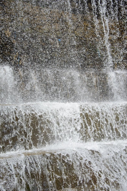 Le paysage de la cascade au lac Samundar Katha à Nathia Gali Abbottabad