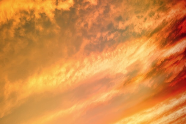 Paysage de ciel avec des couleurs pastel de nuages