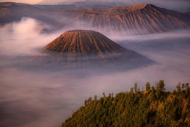 Le paysage étonnant du parc national de Bromo Tengger Semeru