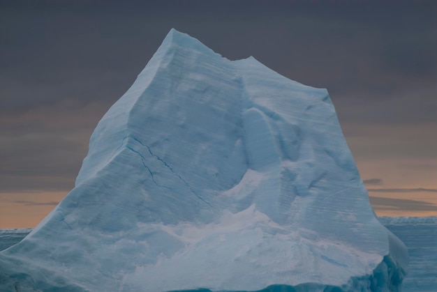 Paysage gelé sauvage Antarctique Péninsule Antarctique