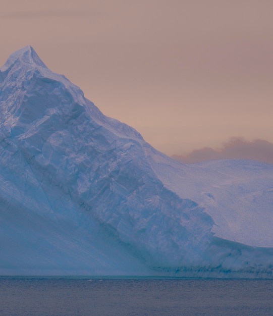 Paysage gelé sauvage Antarctique Péninsule Antarctique