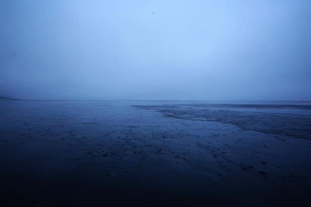 paysage de glace de fond de lac d'hiver, froid saisonnier abstrait