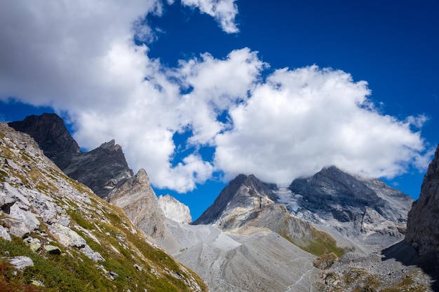 Paysage des glaciers alpins de la Grande Casse dans les Alpes françaises