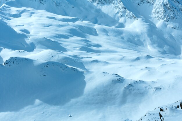 Paysage d'hiver des Alpes d'Otztal (Autriche). Fond naturel.