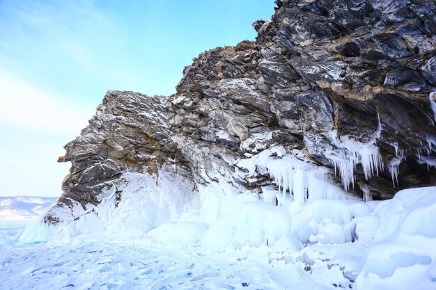 paysage d'hiver nature lac baïkal shamanka rock île d'olkhon