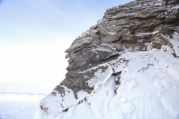 paysage d'hiver nature lac baïkal shamanka rock île d'olkhon