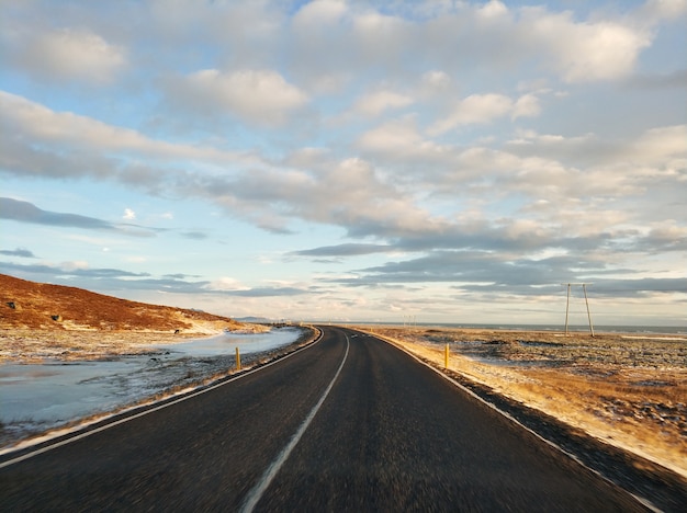 Paysage d'hiver pittoresque de l'Islande.