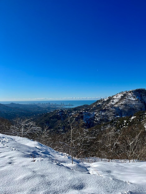 Paysage hivernal dans les montagnes