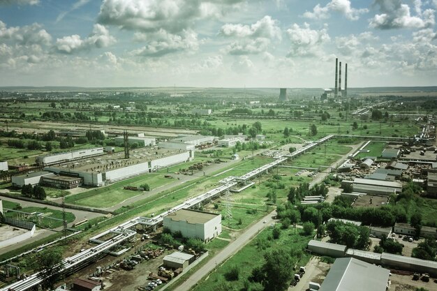 Photo paysage industriel tuyaux de réseaux thermiques vue de haut