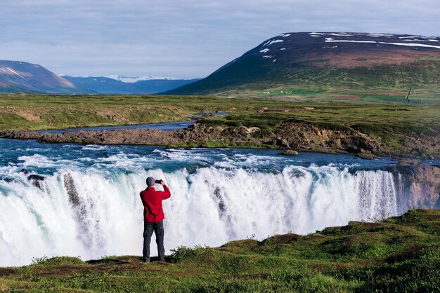 Paysage d'Islande avec la cascade de Godafoss