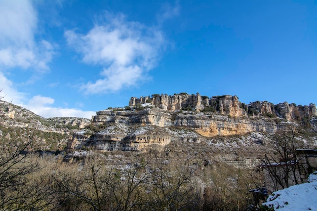 Paysage karstique de montagne en Espagne Orbaneja del Castillo