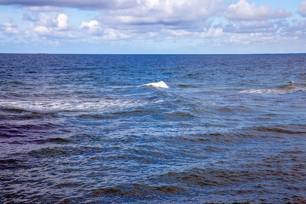 Paysage marin en été sur la mer Baltique