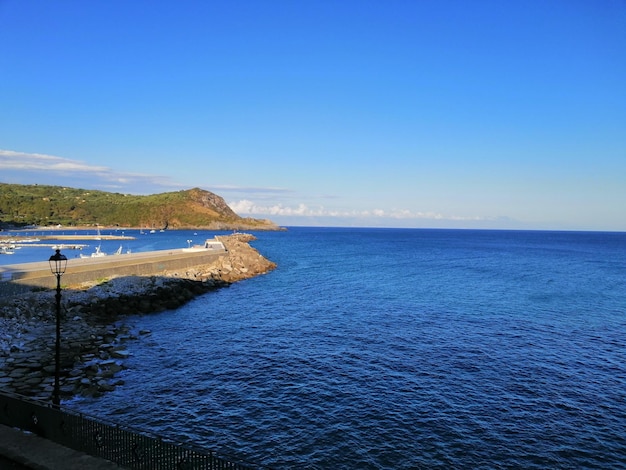 Le paysage de la mer depuis la marina di camerota