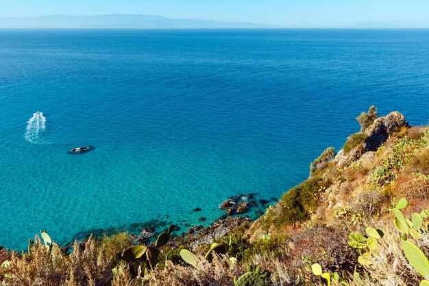 Paysage de la mer Tyrrhénienne Calabre Italie