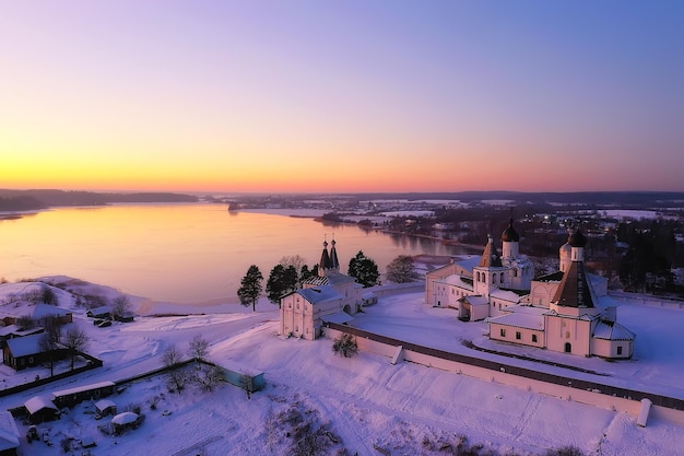 paysage de monastère d'hiver de ferapontovo, vue de dessus fond d'architecture de religion de noël