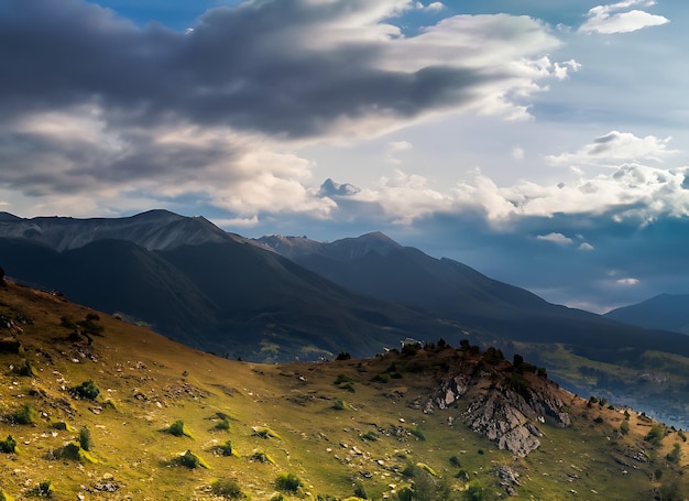 paysage de montagne avec un ciel spectaculaire