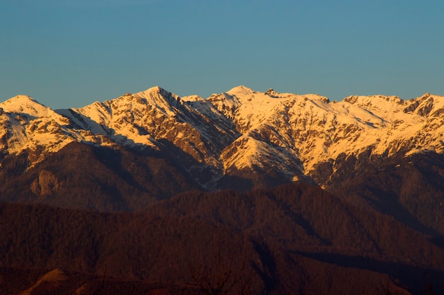 Paysage de montagne Egrisi, paysage d'hiver à Samegrelo, Géorgie