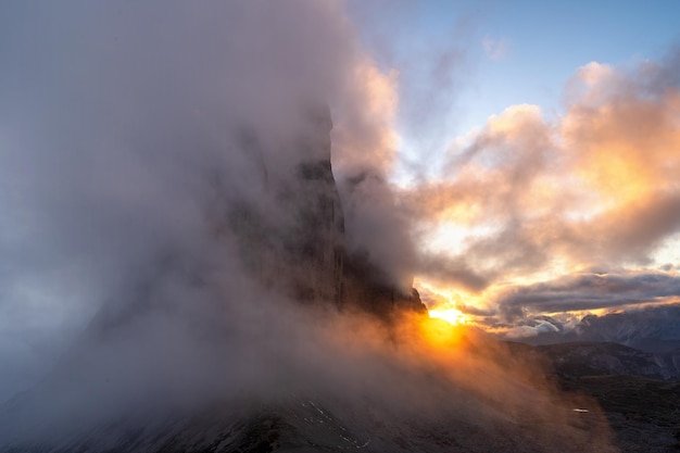 Paysage de montagne pittoresque dans les montagnes des Dolomites en Italie