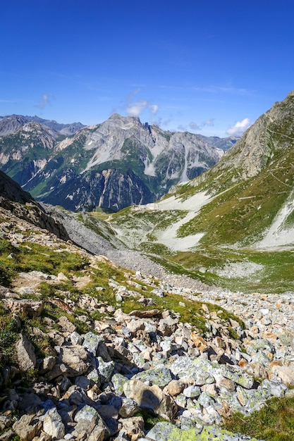 Paysage de montagne à Pralognan la Vanoise. Alpes françaises