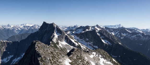 Paysage des montagnes Rocheuses Fond de la nature canadienne