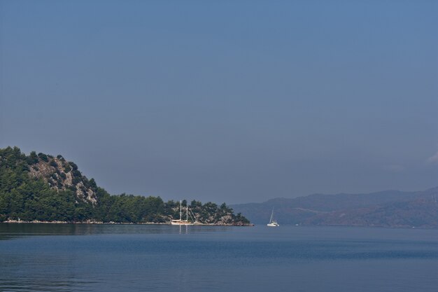 Paysage montagneux sur la côte égéenne