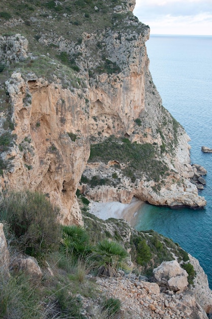 Paysage à Moraig Cove Beach avec Cliff Alicante Espagne